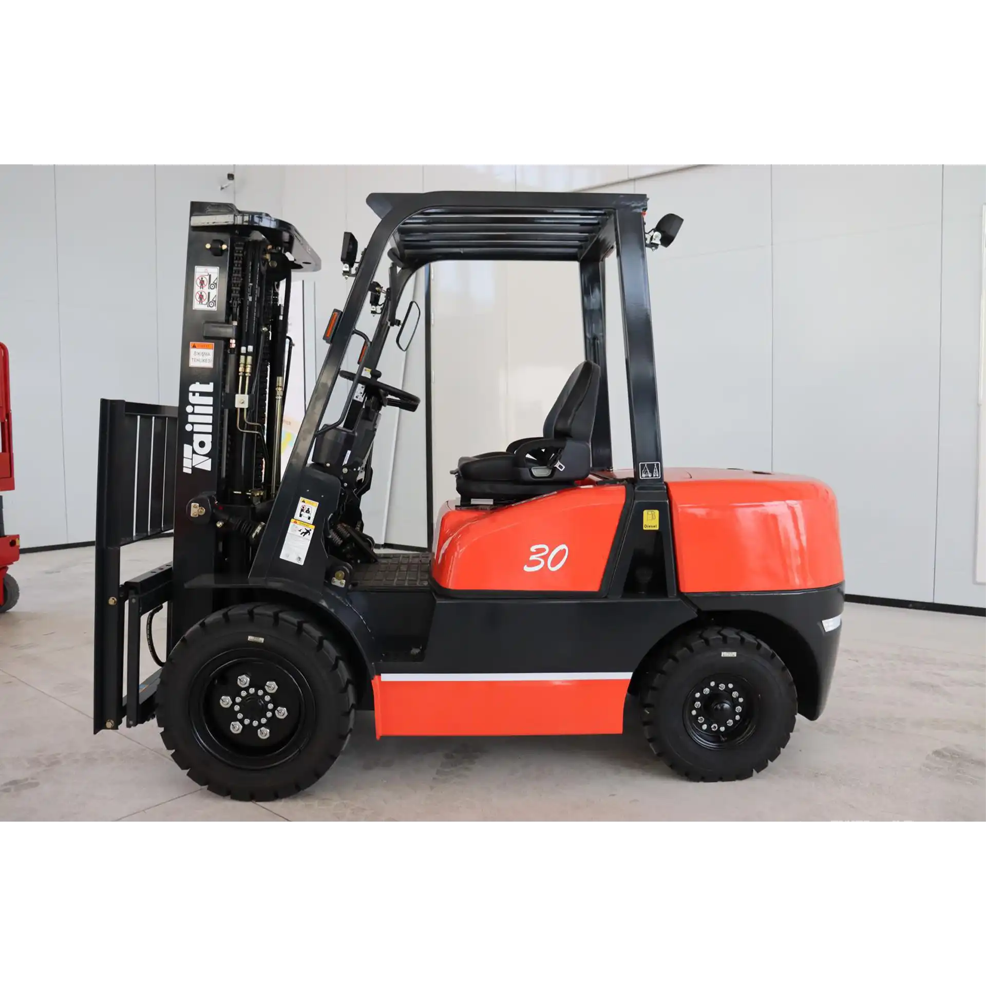 3,5 Ton Güç, Üstün Dayanıklılık – Tailift FD35 Dizel Forklift